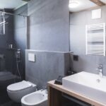 Panorama-Badewanne im Apartment Gänseggile in Sexten